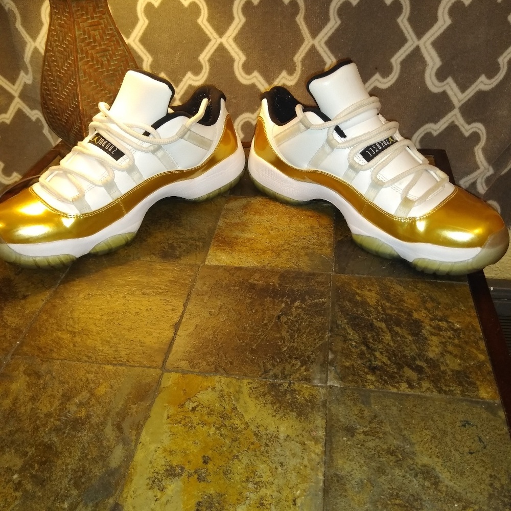 Air Jordan 11 Retro Low 'Closing Ceremony'